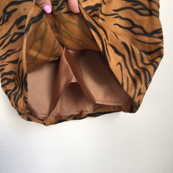 Moschino • Vintage Couture Tiger Print Mini Skirt - Picture 3 of 8